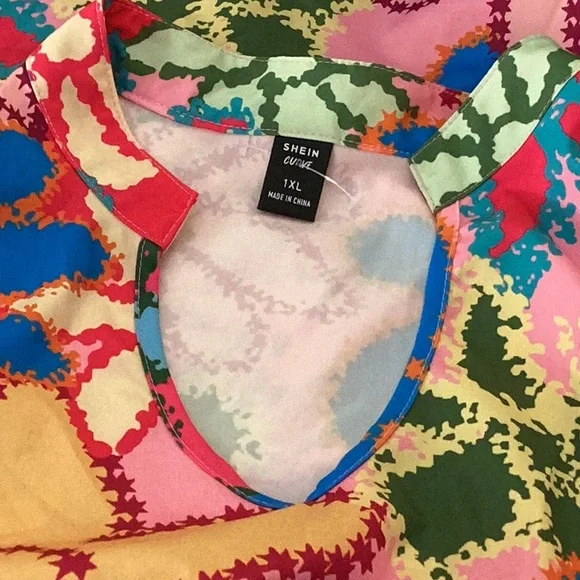 🌺🌸NWOT Shein Curve 1XLG Colorful Top Closet Must Have & So Much Fun To Wear 🌺🌸 - Picture 7 of 9
